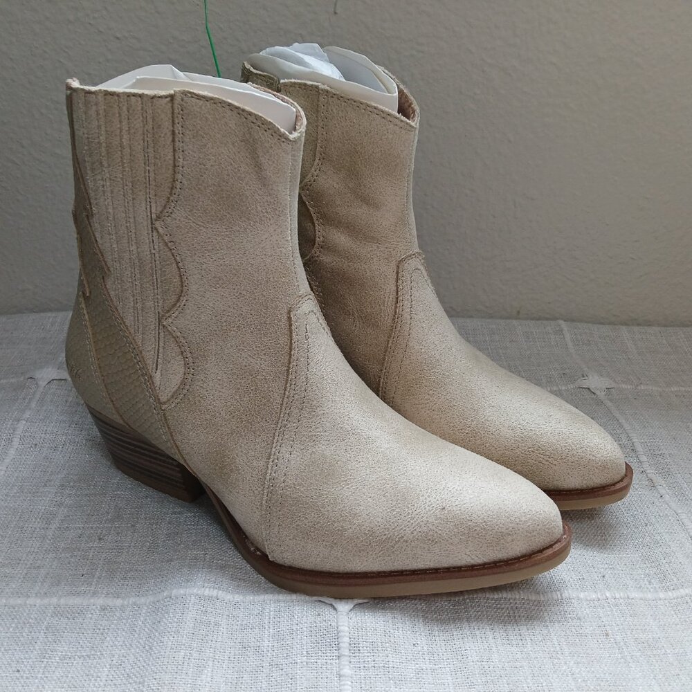 Blowfish Malibu Boots NEW 6.5 women's